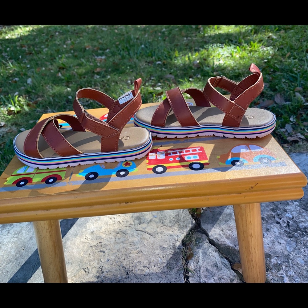 OshKosh B’gosh leather brown sandal in toddler size 11.